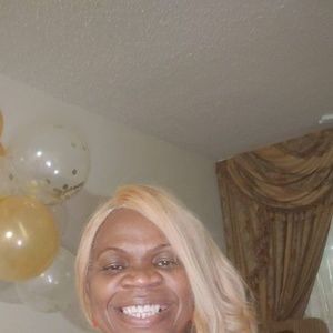 Meet your Posher, Faye